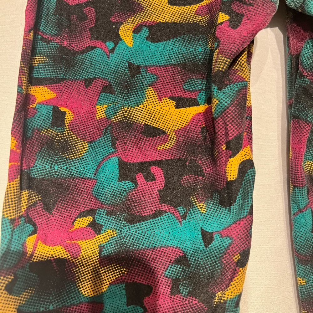Gently used OS Lularoe Dachshund leggings. Like new